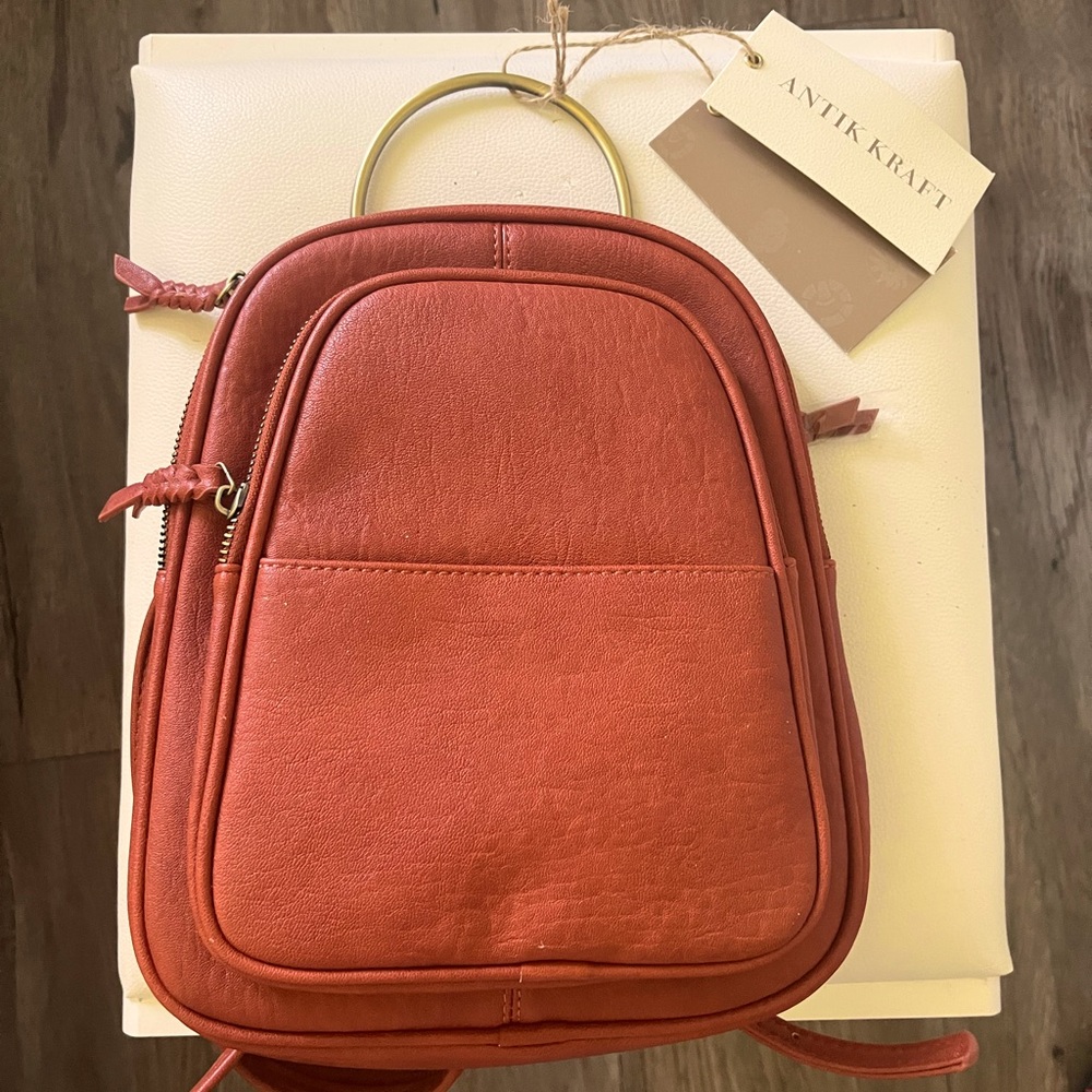 Antik Kraft Women's Luxury Leather Backpack